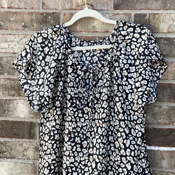 Take 50% OFF- Animal Print Stylish Black and White Women's Top, Size-M - Picture 6 of 10